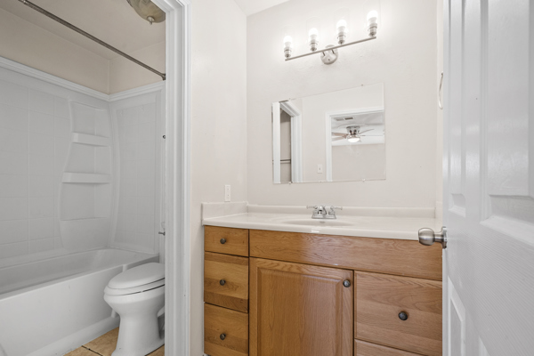 Kings Manor Townhomes bathroom vanity — townhome for rent in Alvin, TX